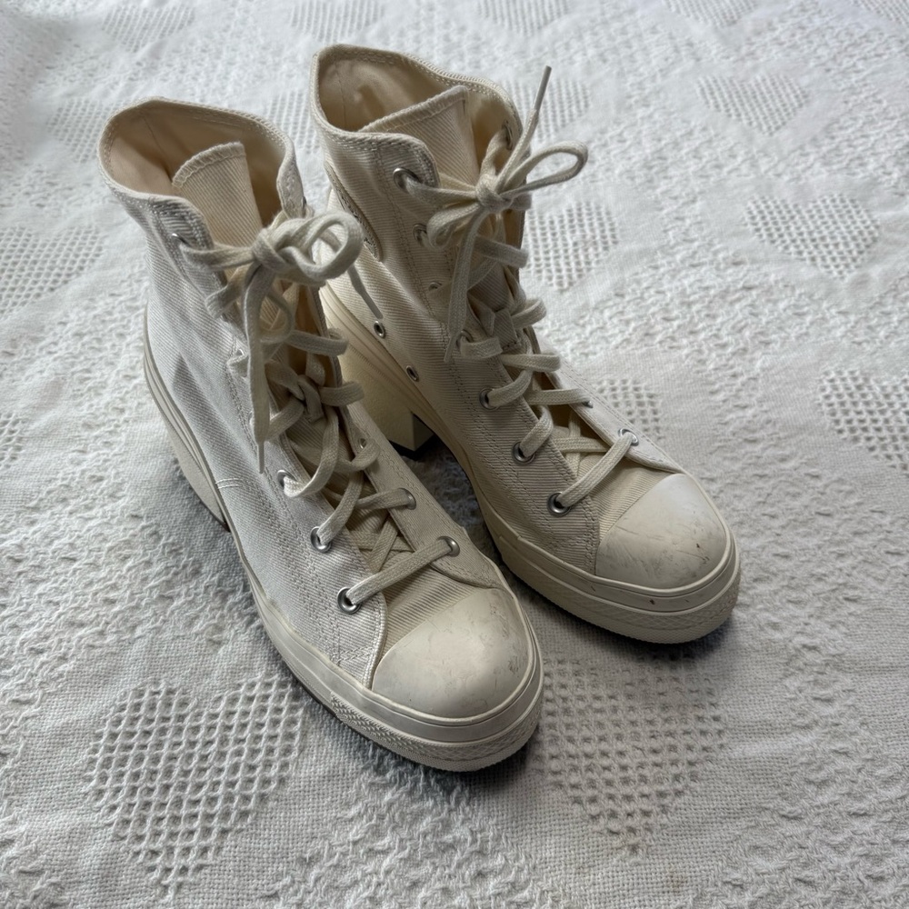 Converse White Canvas Shoes with Heel (Women’s 9)